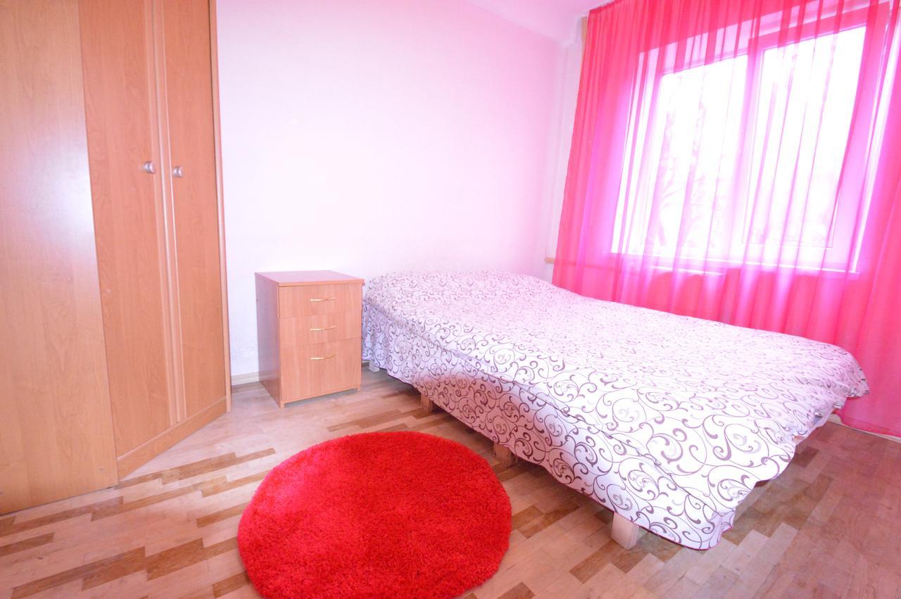 Guest House Otradny For 3 Rooms Kiew Exterior foto